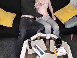 Zum ersten Mal Sexual connection nach dem Datum mit einem ukrainischen Flüchtling