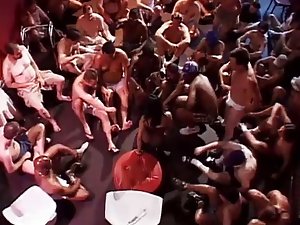 gadis pemalu, 40 beban baginya