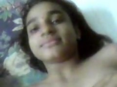 Teensy-weensy amie indienne Tamil