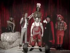 Secret society Slut-Gangbanged von der Besatzung