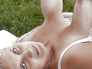 Nipple trekken Alle leeftijden