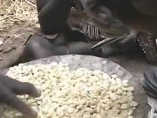 Horny Asian Teen En Afrique!