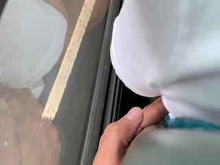 Sentuh Milf di Bus - meraba-raba Milf